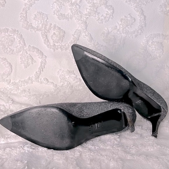 STUART WEITZMAN • PINOT PEWTER METALLIC EVENING HEEL • GUC - Picture 3 of 6